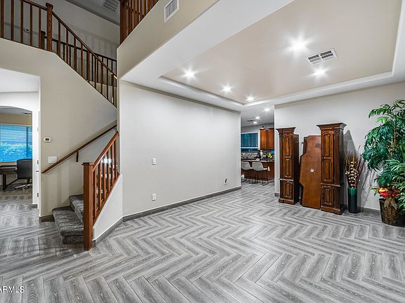 5th image of 4077 E Washington Ave