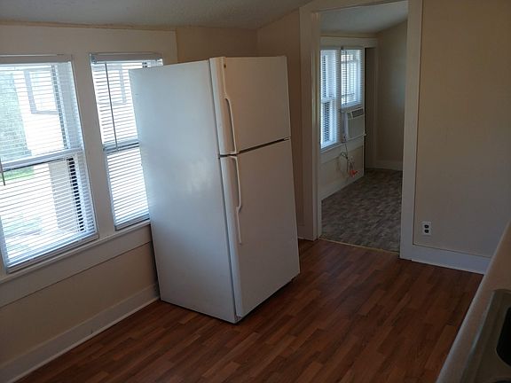 4th image of 423 Main St #A