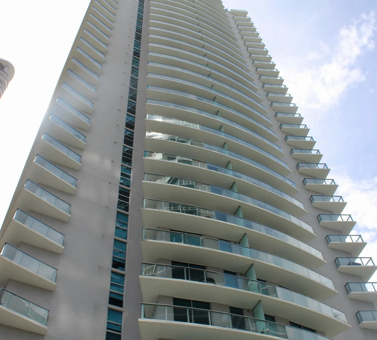 2 bed, 921 sqft, $4,600 — Photo 1