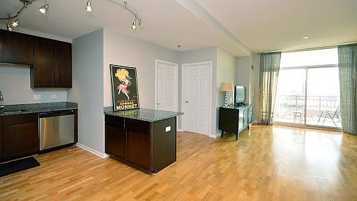 4th image of 1140 W Granville Ave #1205