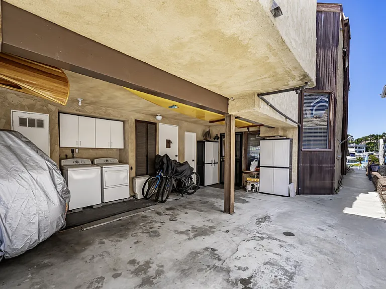 805 N Bay Front — Photo 49