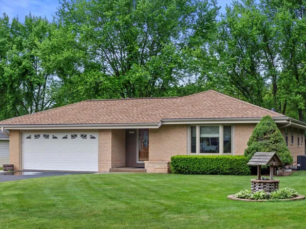 28234 Easy LANE, Waterford, WI 53185