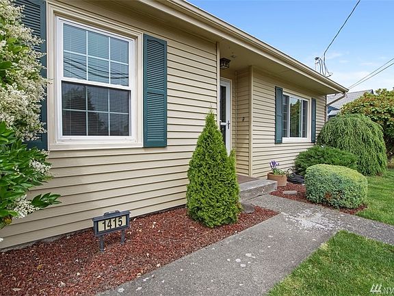 The metal siding offers easy maintenance. 