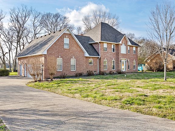 3rd image of 108 Stonehouse Dr