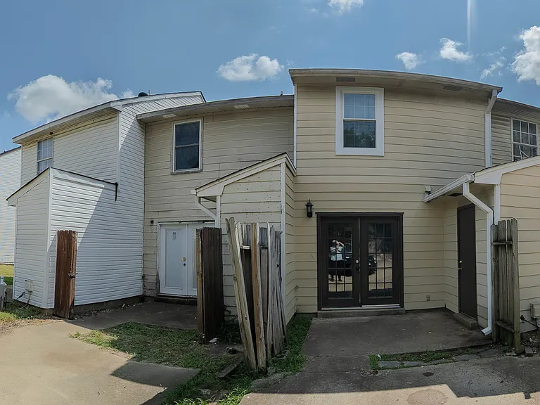 707 Walker Rd — Photo 2