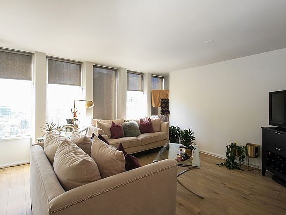 3rd image of 100 E Walton St APT 24G