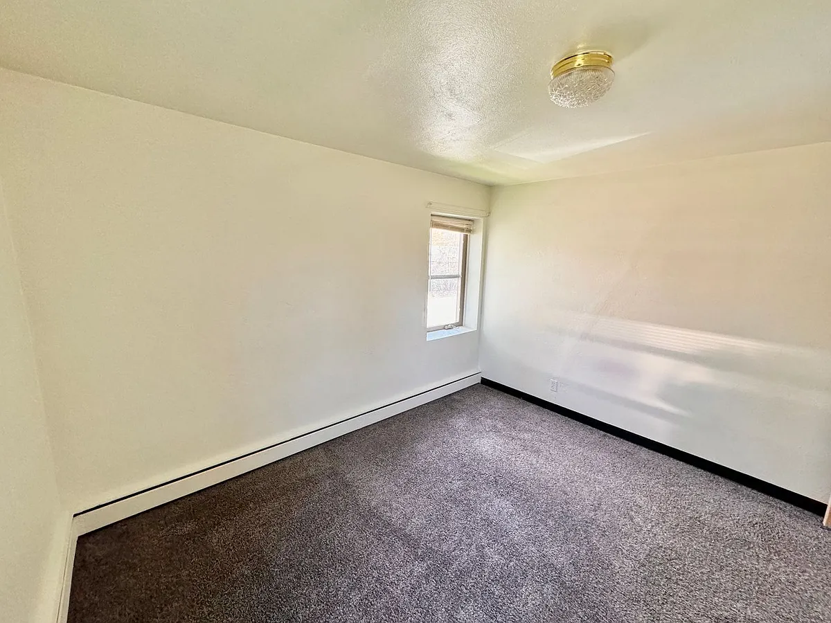 Building Photo - 1515 3rd Ave NE
