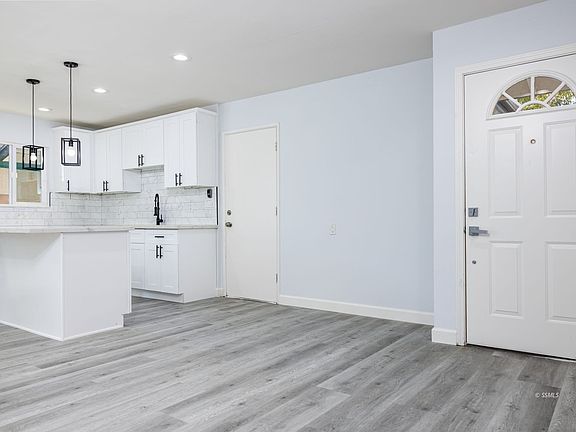 3rd image of 517 Vera Ave