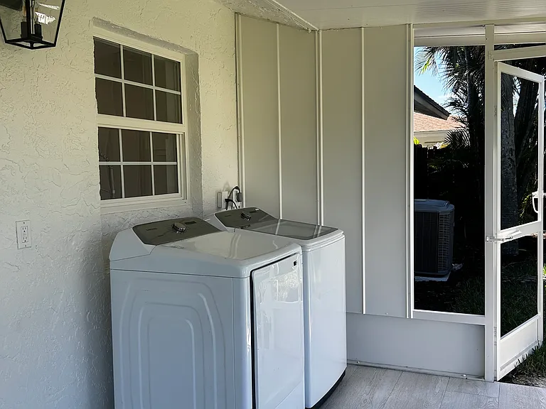 4499 Dorando Dr — Photo 13