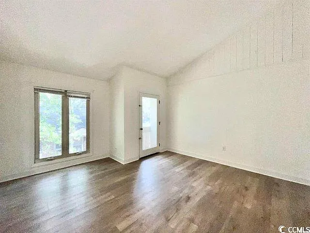 402 75th Ave N — Photo 11