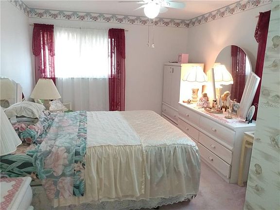 5th image of 204 Islip Way #14