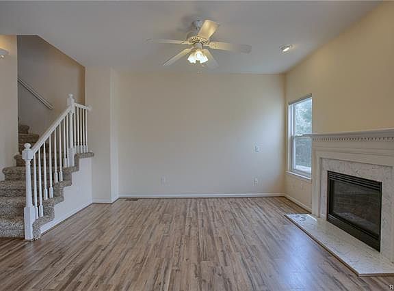 3rd image of 3142 Brookside Dr #1