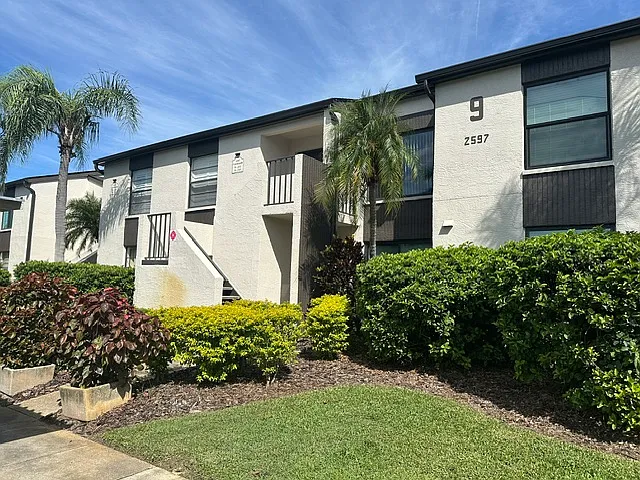 2597 Countryside Blvd #211