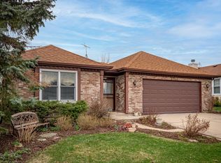 4750 Sunflower Ln, Hoffman Estates, IL 60192