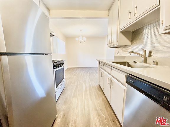 3rd image of 1031 N Harper Ave #1A