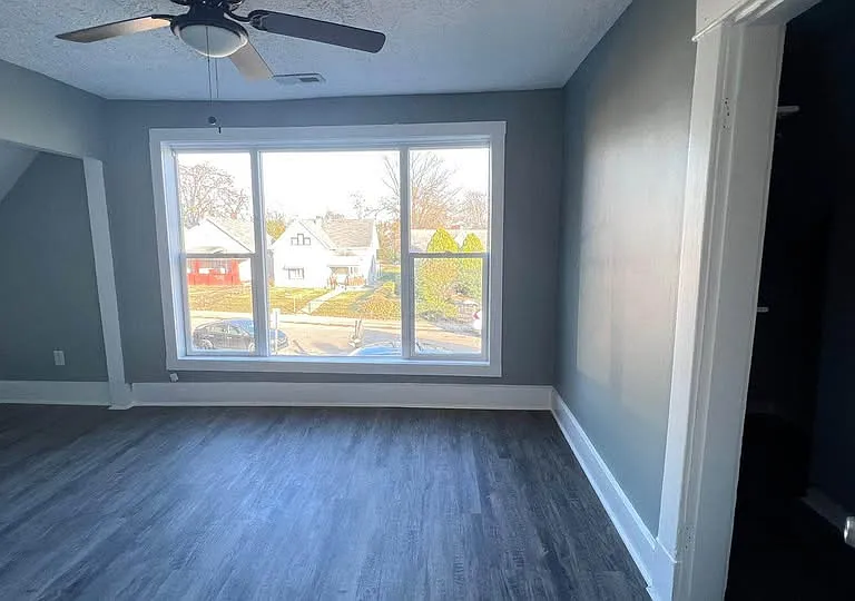 3rd bedroom with large window