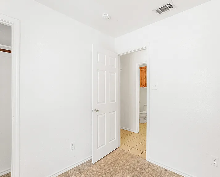 315 Isbell Rd — Photo 11