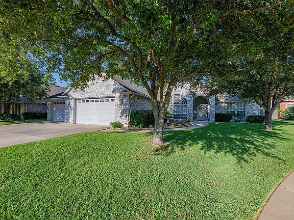 2nd image of 555 Big Bend Dr