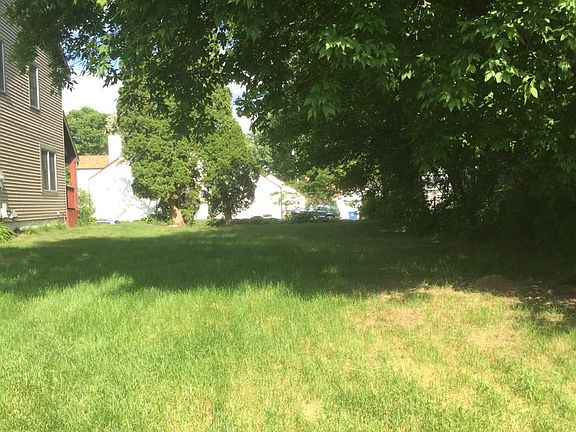 4th image of 819 Logan Ave N