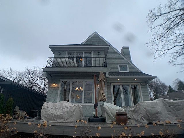 4941 Island View Dr in Mound