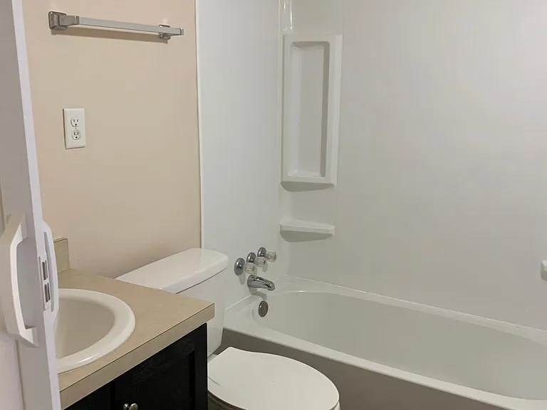 3701 E Moody Blvd #6 — Photo 2