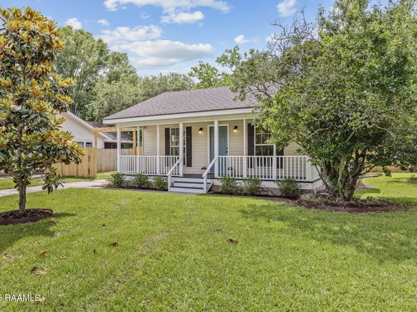100 Southfork Dr, Youngsville, LA 70592