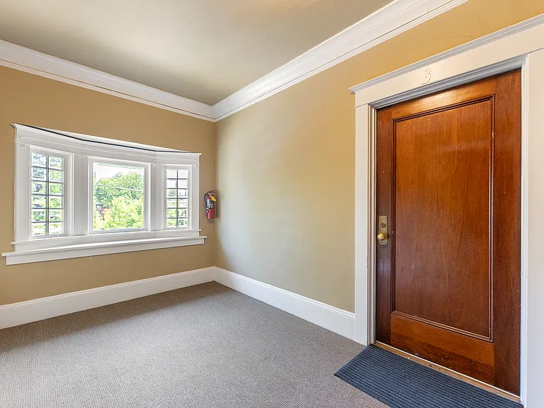 1915 NE 16th Ave #3 — Photo 3