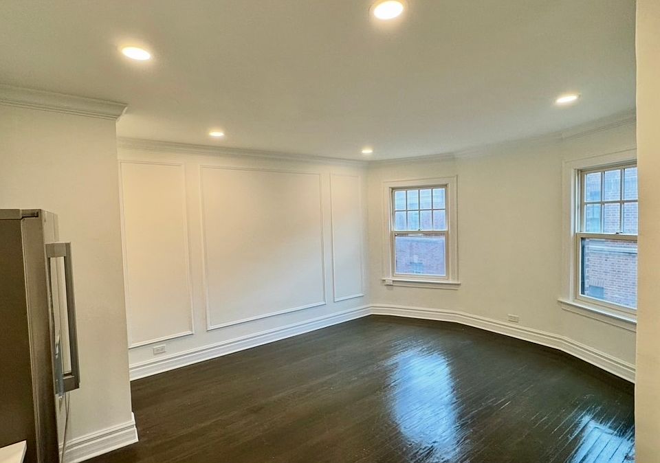 1st image of 2324 N Lincoln Park W APT 4A