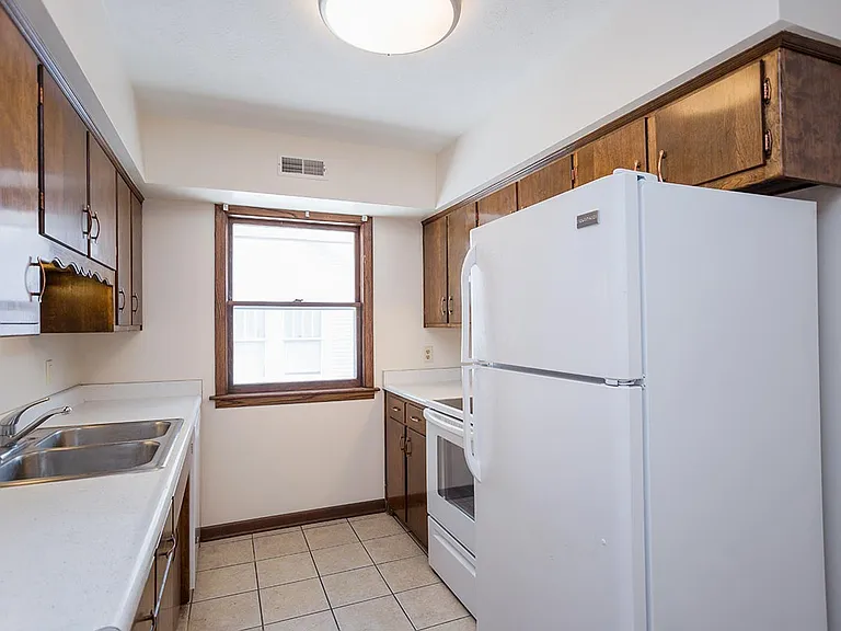 2436 C St #3 — Photo 7