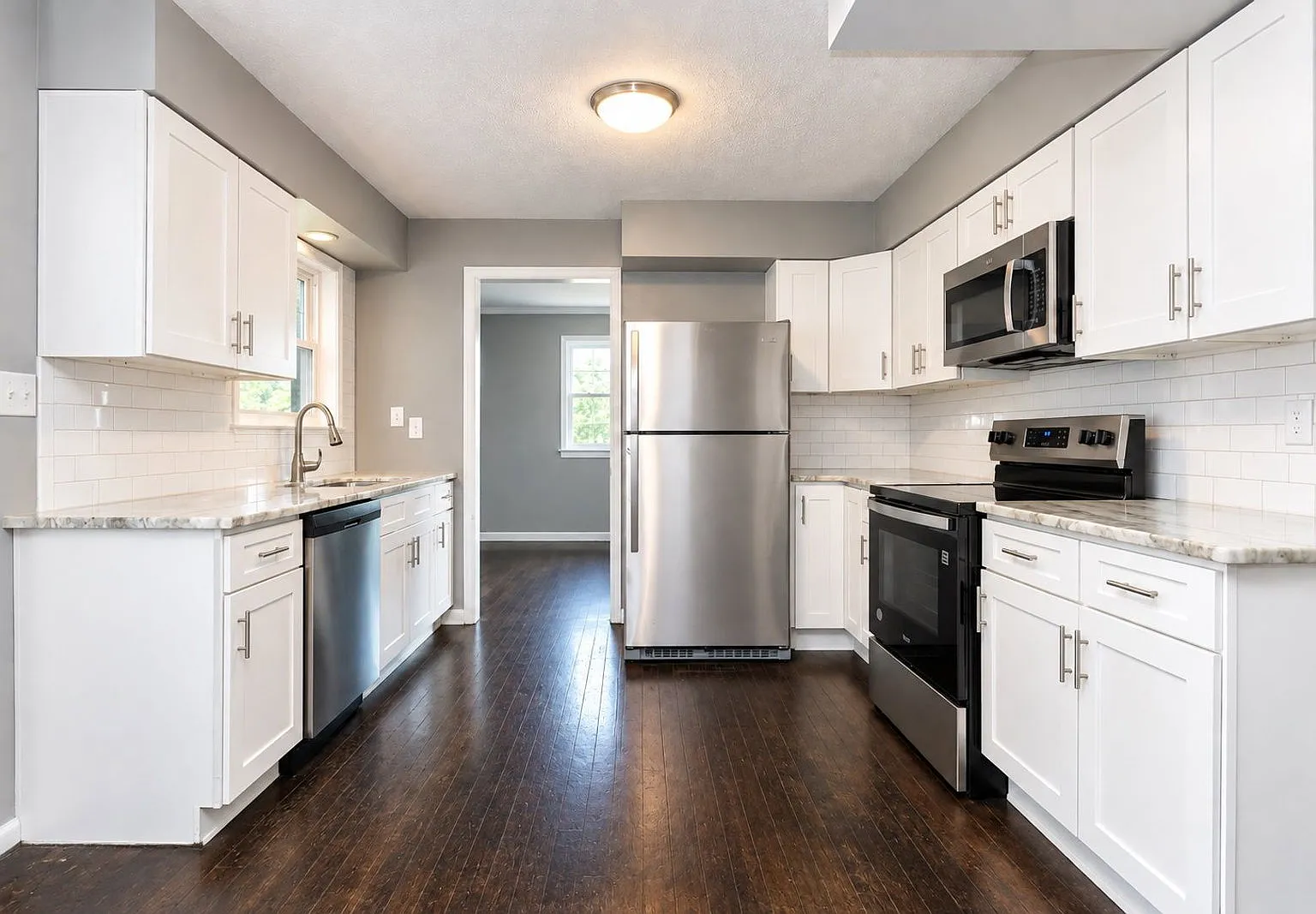 3 bed, 2.0 bath, 1776 sqft, $1,695 — Photo 1