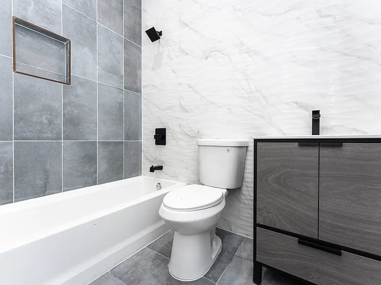 236 Montrose Ave #2A — Photo 12
