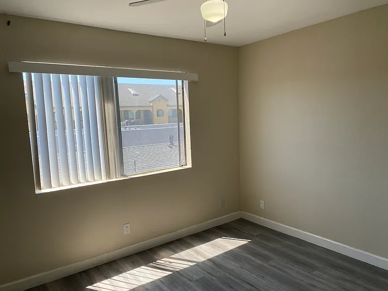 646 Nebraska Ave #8 — Photo 8