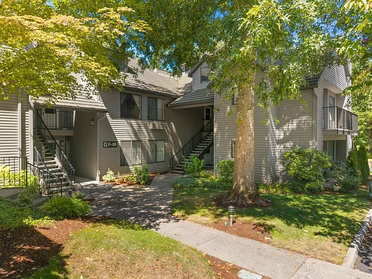 4000 Carman Dr #G108 — Photo 2