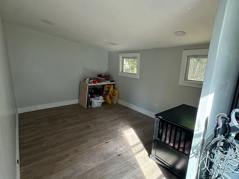 1842 Mills Ave — Photo 5
