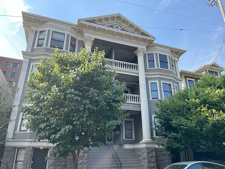 2046 NW Flanders St #B13 — Photo 3