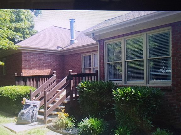 Deck off the livingroom.