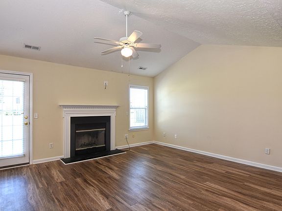 5th image of 1871 Neese Cir NE