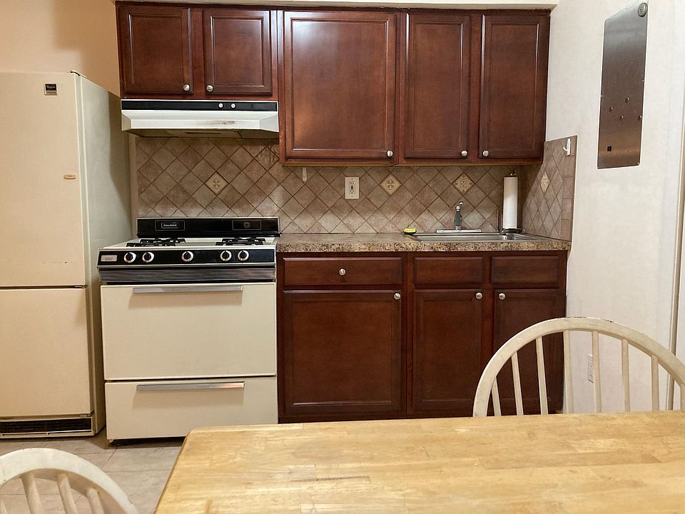1st image of 1804 157th St #L