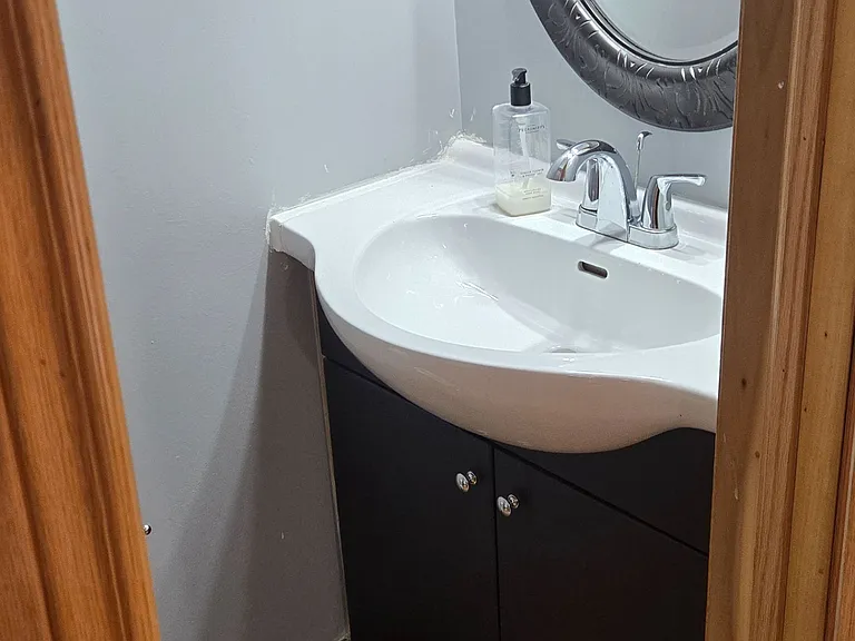 258 Howland Ave — Photo 6