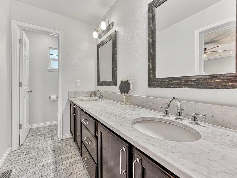 10566 Cherrybrook Cir — Photo 22