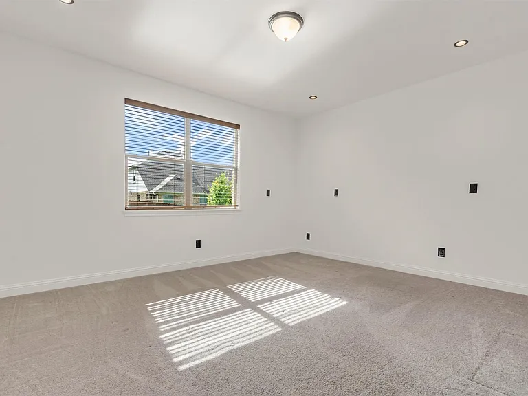 142 Goodwater Ct — Photo 24