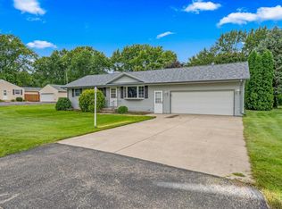 8102 W Margaret Ln, Franklin, WI 53132