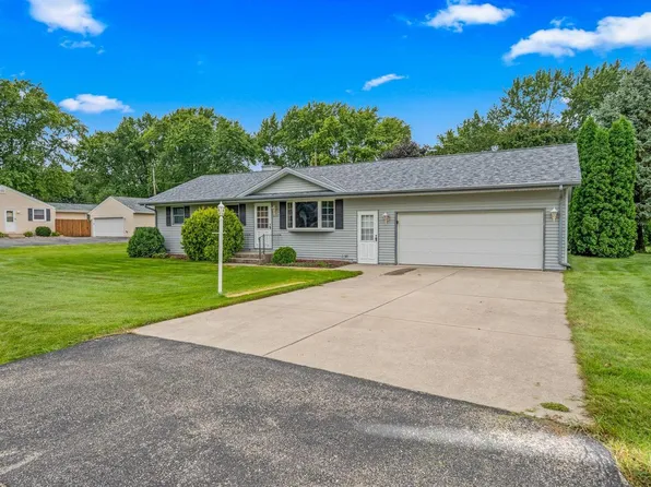 8102 West Margaret LANE, Franklin, WI 53132