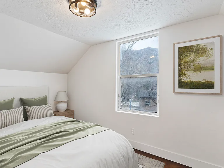 678 N 100 E — Photo 17