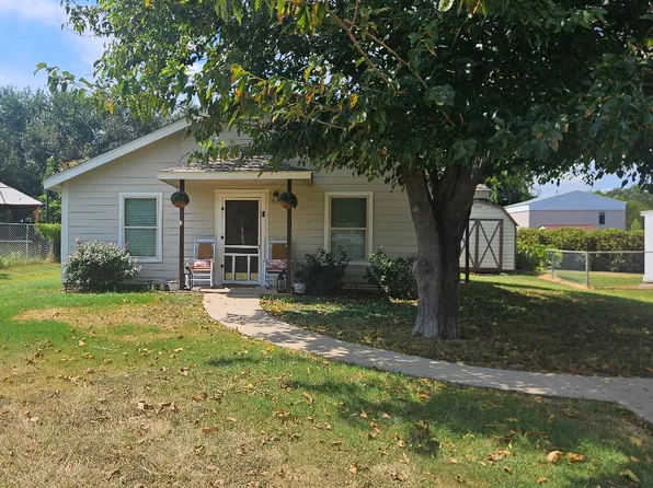 314 Capricorn Dr, Granbury, TX 76049