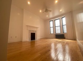 206 9th Ave APT 1S1, New York, NY 10011