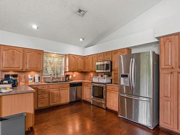 1304 Lake Breeze Dr, Wellington, FL 33414