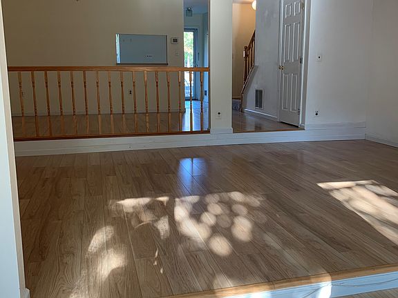 3rd image of 32 Pagoda Ct
