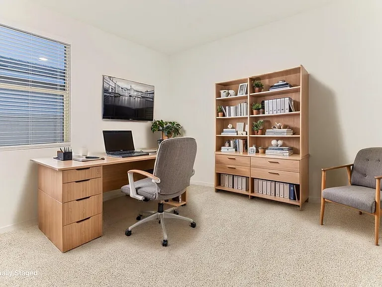 4576 W Hannah St — Photo 15