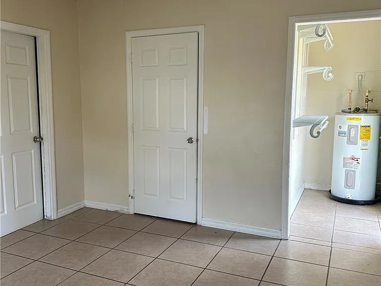 706 Arianne Ct — Photo 18